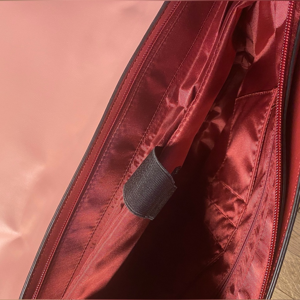 Ecosusi Sombre vintage briefcase 15.6 inches — pink faux leather - brand new! - Picture 3 of 3